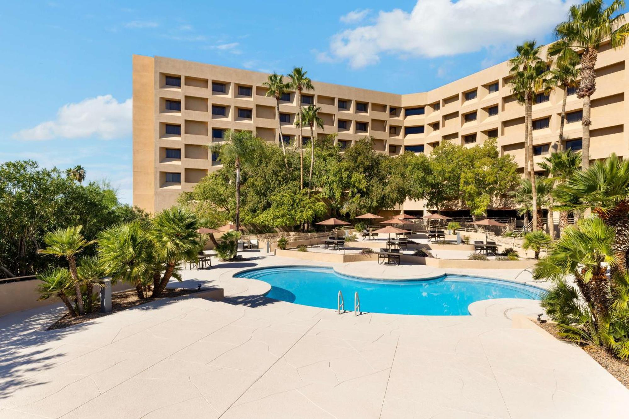 Hilton Tucson East Hotel Buitenkant foto